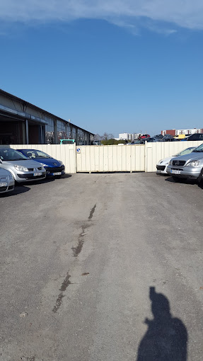 Aperçu des activités de la casse automobile PIECES AUTO 16 située à ANGOULEME (16000)